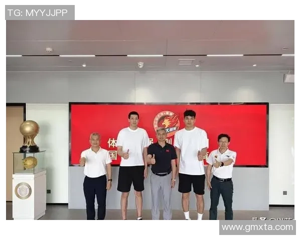 广东两勋绩球员也闭幕了!周鹏功成名就,任骏飞回绝上场谢幕!